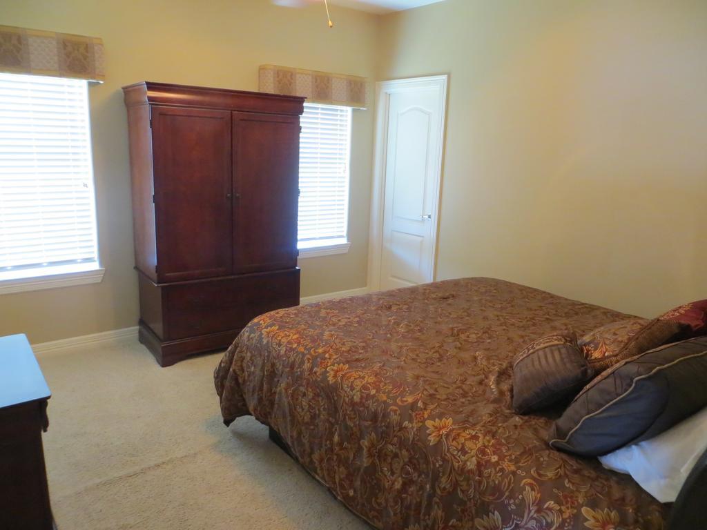 Sunset Harbor Resort Willis Room photo